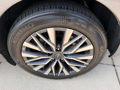 Used 2025 Nissan Altima 2.5 SV FWD image 24