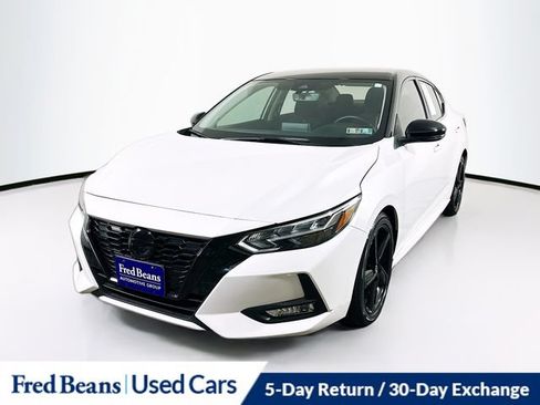 Used 2023 Nissan Sentra SR w/ Midnight Edition Package FWD image 3