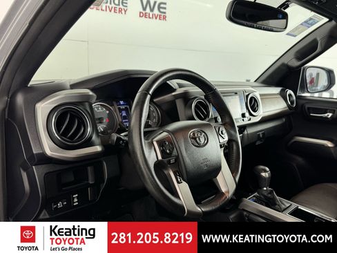 Certified 2016 Toyota Tacoma Limited image 15