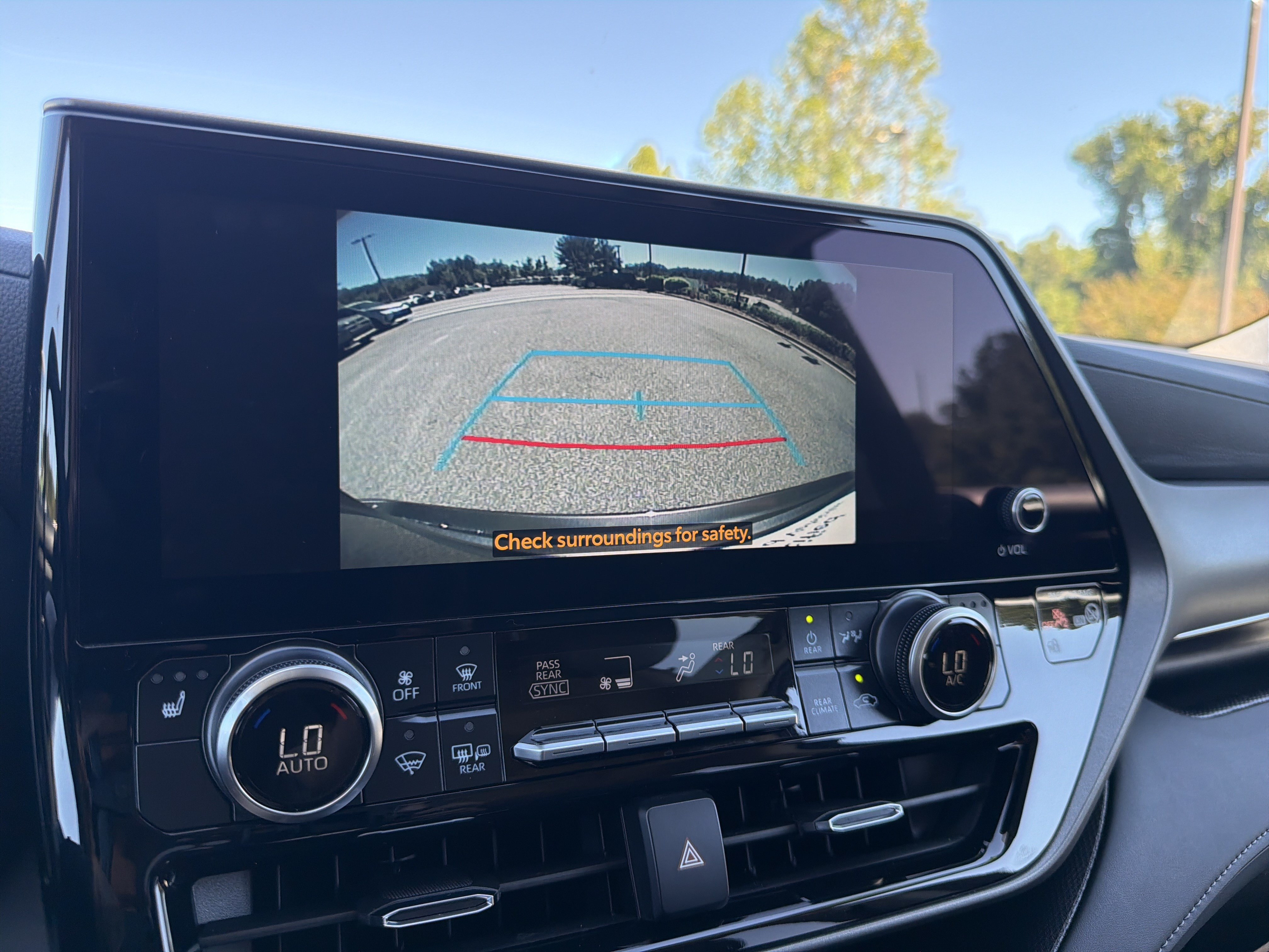 Certified 2025 Toyota Highlander XLE FWD image 7