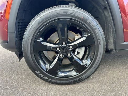 Certified 2022 Jeep Grand Cherokee L Laredo image 10