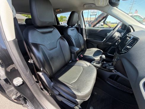 Used 2021 Jeep Compass Limited AWD/4WD image 9