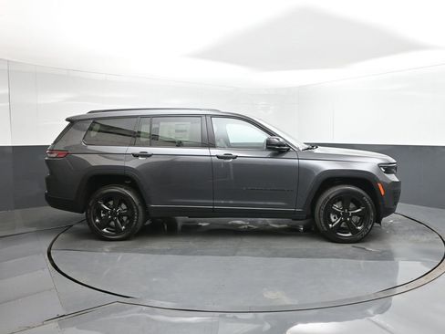 New 2025 Jeep Grand Cherokee L Altitude image 26
