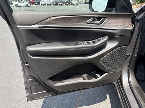 New 2026 Jeep Grand Cherokee Altitude AWD/4WD image 12