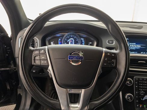 Used 2016 Volvo V60 T6 R-Design Platinum w/ Climate Package image 14