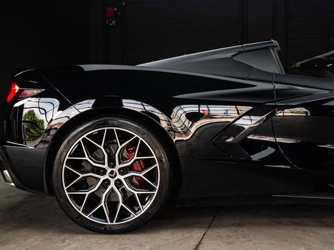 Used 2023 Chevrolet Corvette Stingray Premium Cpe w/ Engine Appearance Package RWD image 21
