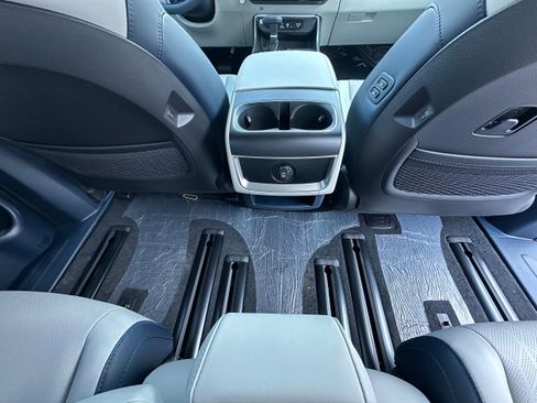 New 2026 Kia Carnival EX image 20