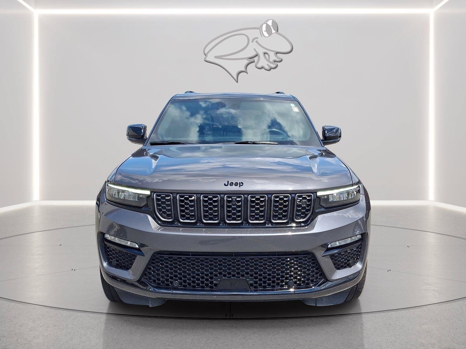 Used 2025 Jeep Grand Cherokee Summit AWD/4WD image 7