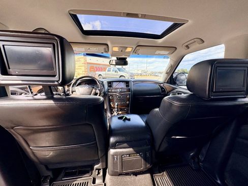 Used 2014 INFINITI QX80 4WD w/ Deluxe Touring Package image 24
