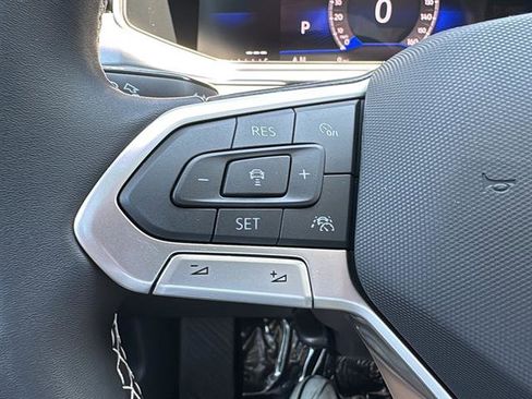 New 2025 Volkswagen Taos SE image 17