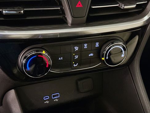 Used 2024 Buick Encore GX Sport Touring image 23