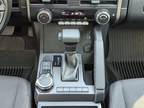 Used 2024 Toyota Tacoma SR AWD/4WD image 18