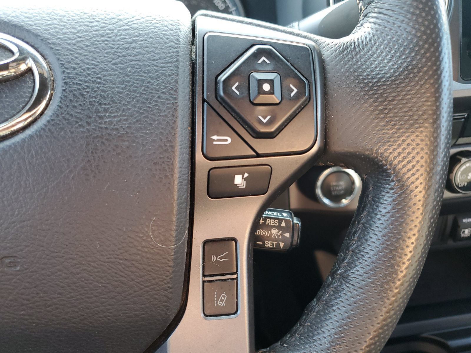 Certified 2018 Toyota Tacoma TRD Sport AWD/4WD image 23