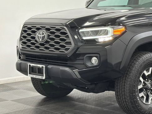 Used 2022 Toyota Tacoma TRD Off-Road image 2