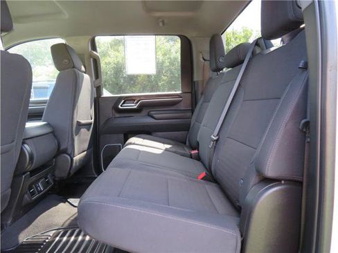 Used 2025 Chevrolet Silverado 3500 LT w/ Safety Package AWD/4WD image 5