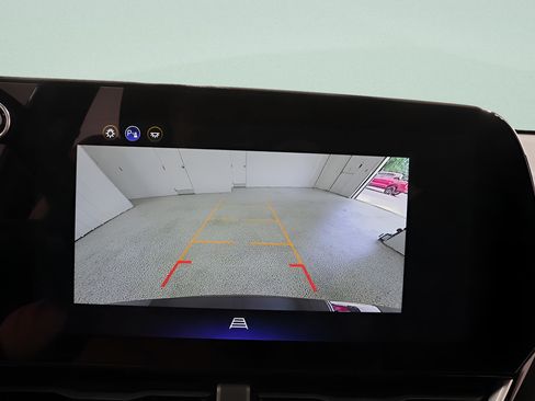 Used 2025 Chevrolet Equinox LT FWD image 11