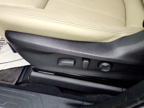 Used 2023 Subaru Ascent Limited AWD/4WD image 11