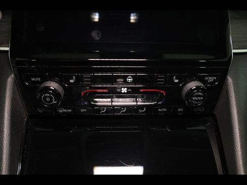 Used 2022 Jeep Grand Cherokee L Limited AWD/4WD image 29