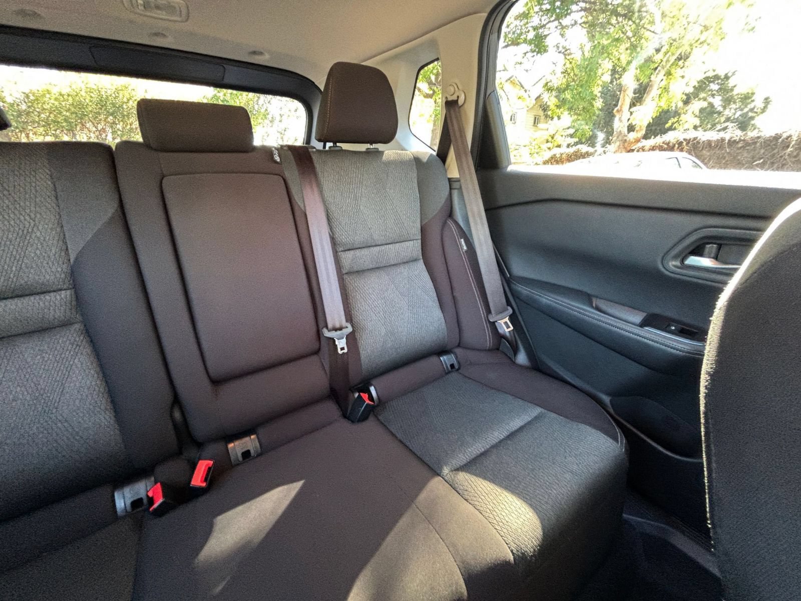 Used 2025 Nissan Rogue SV AWD/4WD image 38