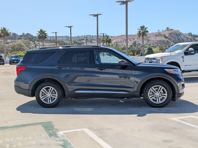 Used 2023 Ford Explorer XLT w/ Equipment Group 202A RWD image 4