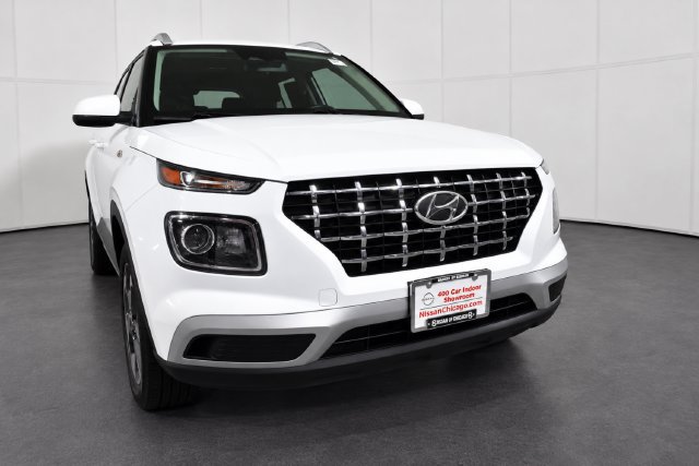 Used 2023 Hyundai Venue SEL w/ Cargo Package FWD image 3