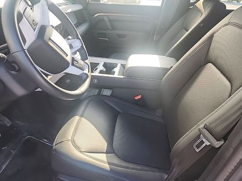 Used 2025 Land Rover Defender 110 S image 12