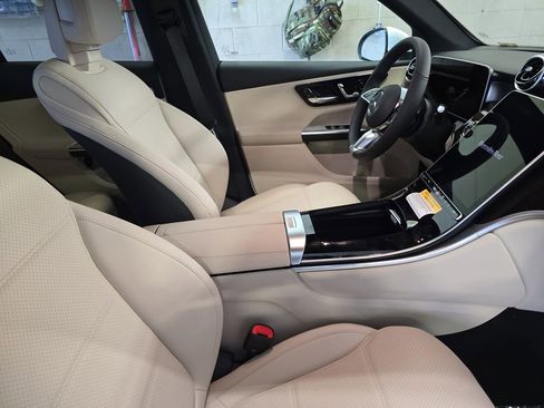 New 2026 Mercedes-Benz GLC 300 image 10