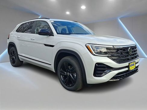 New 2026 Volkswagen Atlas Cross Sport SEL R-Line image 2