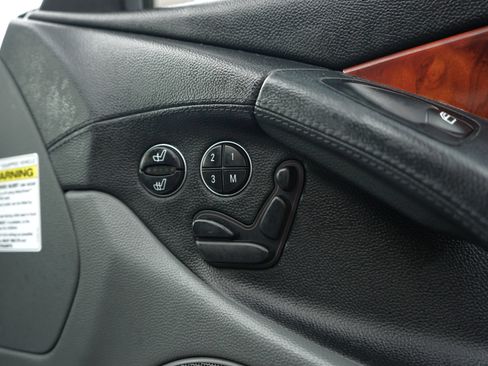 Used 2005 Mercedes-Benz SL 500 image 35