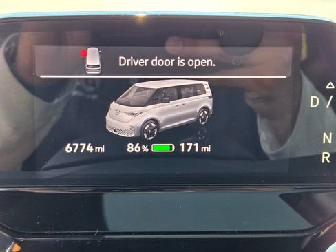 Certified 2025 Volkswagen ID. Buzz Pro S Plus RWD image 23