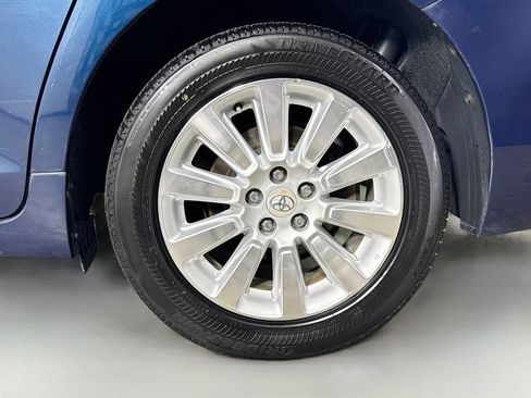 Used 2011 Toyota Sienna LE w/ Towing Pkg AWD/4WD image 32