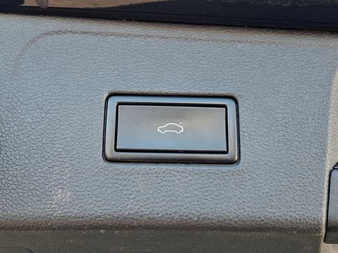 Used 2019 Volkswagen Atlas SE w/ Panoramic Sunroof Package image 30