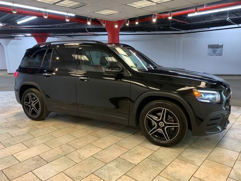Used 2023 Mercedes-Benz GLB 250 4MATIC w/ AMG Line image 10