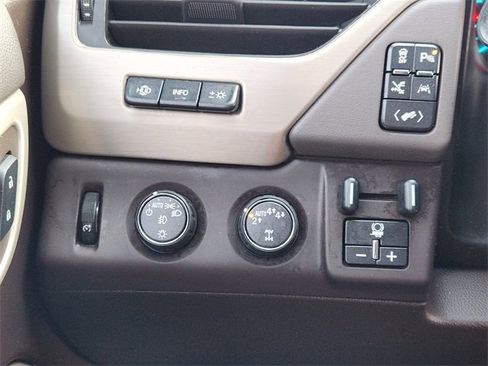 Used 2018 GMC Yukon Denali w/ Denali Ultimate Package image 22