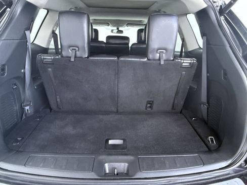 Used 2018 Nissan Pathfinder Platinum image 42