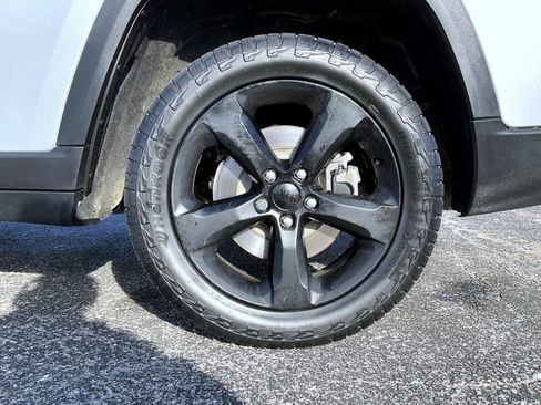 Used 2021 Jeep Grand Cherokee L Altitude image 23