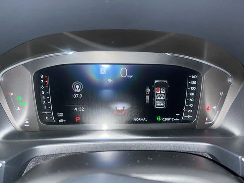 Used 2025 Honda Pilot Black Edition image 24