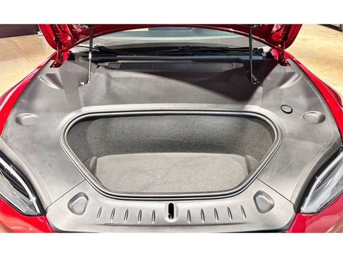 Used 2024 Tesla Model S image 4