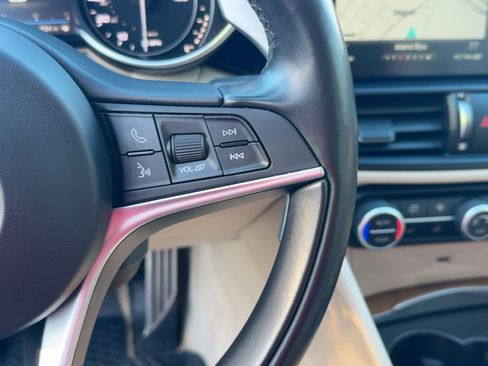 Used 2018 Alfa Romeo Giulia Ti w/ Quick Order Package 22X Lusso image 29