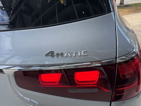 Used 2025 Mercedes-Benz GLS 450 4MATIC image 11