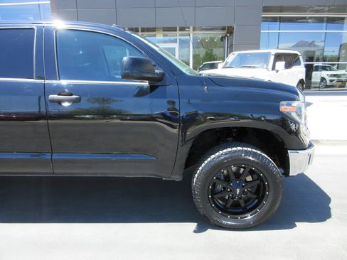 Used 2019 Toyota Tundra SR5 AWD/4WD image 12