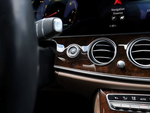 Used 2023 Mercedes-Benz E 450 4MATIC Sedan image 30