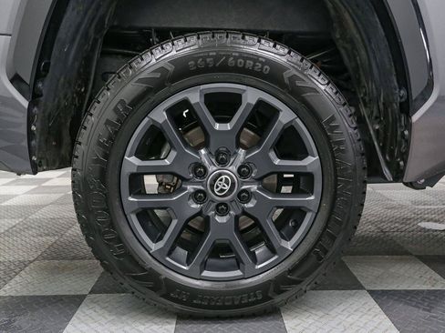 Used 2025 Toyota Tundra Platinum AWD/4WD image 16