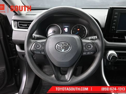 Used 2021 Toyota RAV4 LE AWD/4WD image 20