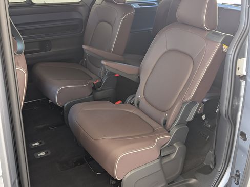 Used 2025 Volkswagen ID. Buzz Pro S Plus RWD image 18