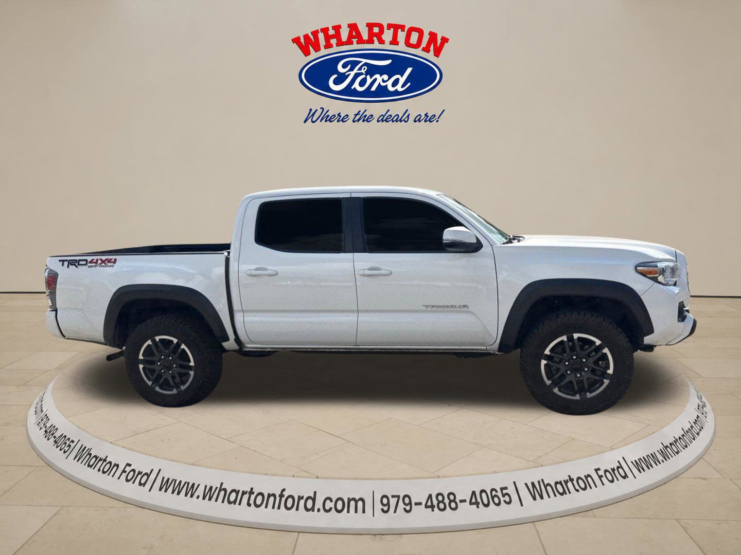 Used 2023 Toyota Tacoma TRD Off-Road w/ Technology Package AWD/4WD image 4