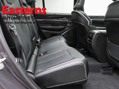 Used 2023 Jeep Grand Cherokee Overland w/ Luxury Tech Group IV AWD/4WD image 28