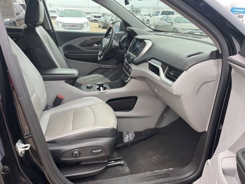 Used 2024 GMC Terrain SLT image 22
