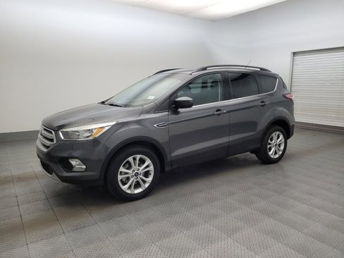 Used 2018 Ford Escape SE image 2