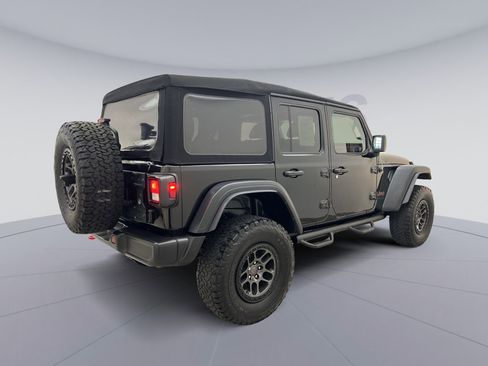 Used 2022 Jeep Wrangler Unlimited Rubicon w/ Xtreme Recon 35" Tire Package image 5
